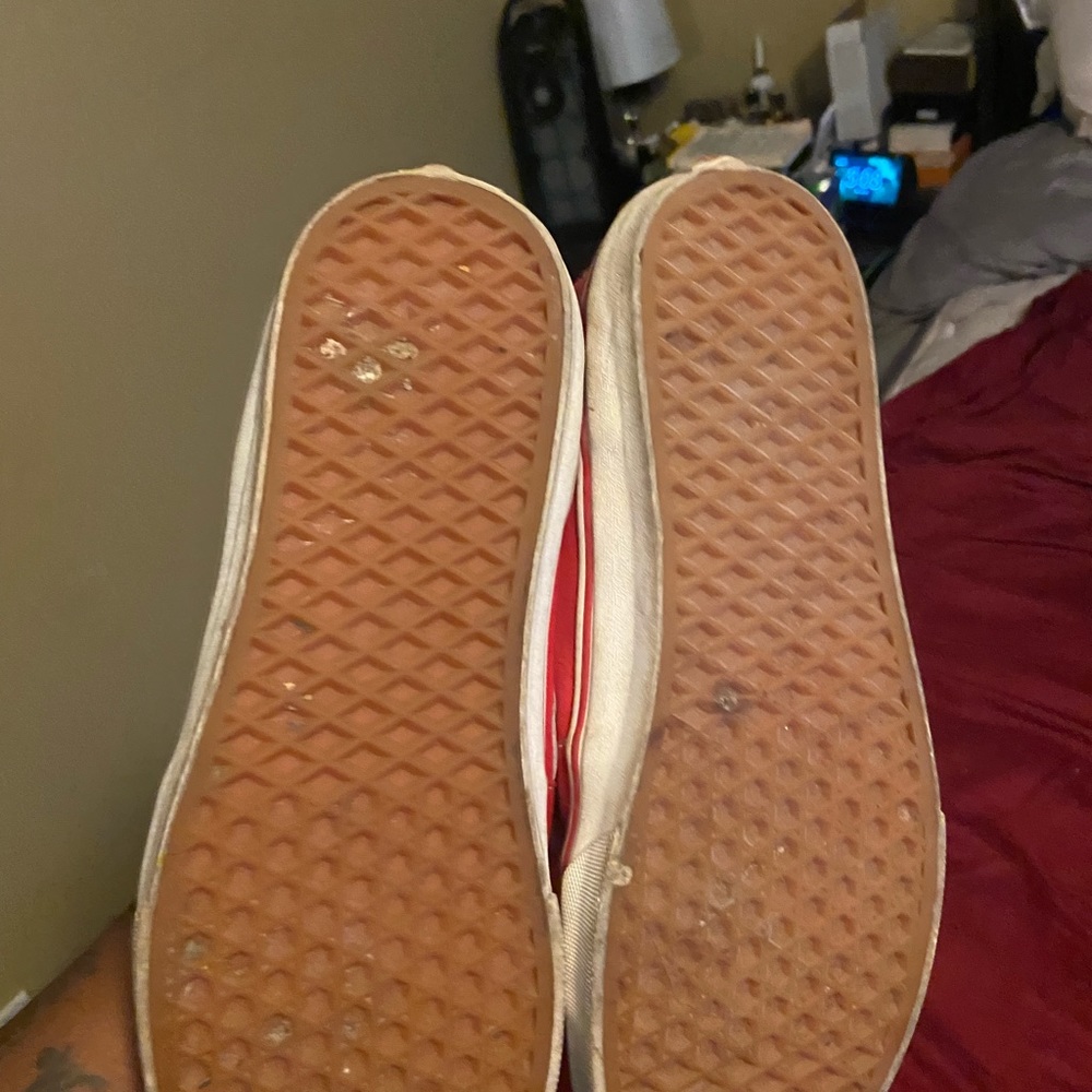 Red vans - Picture 5 of 5